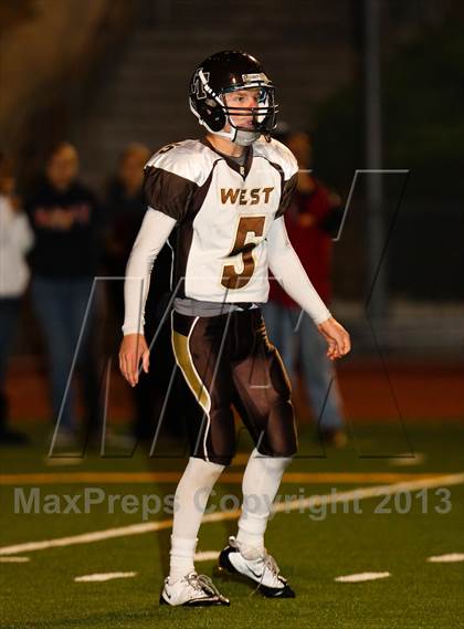 Thumbnail 2 in Hart vs. West (CIF SS Semifinal) photogallery.