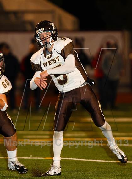 Thumbnail 2 in Hart vs. West (CIF SS Semifinal) photogallery.