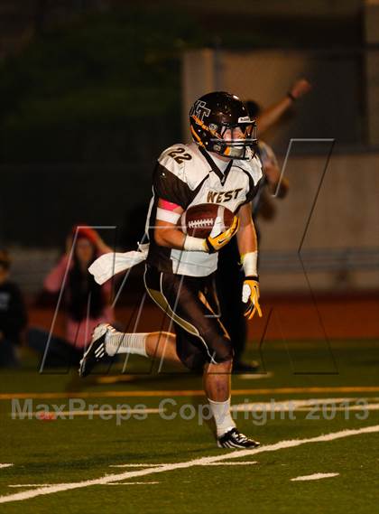 Thumbnail 2 in Hart vs. West (CIF SS Semifinal) photogallery.