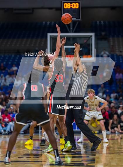 Thumbnail 2 in Amarillo vs Lancaster (UIL 5A Basketball Semifinal) photogallery.