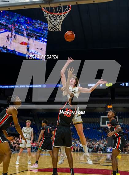 Thumbnail 2 in Amarillo vs Lancaster (UIL 5A Basketball Semifinal) photogallery.