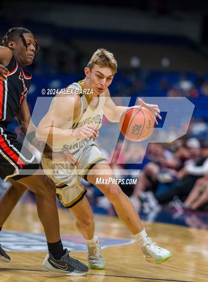 Thumbnail 3 in Amarillo vs Lancaster (UIL 5A Basketball Semifinal) photogallery.
