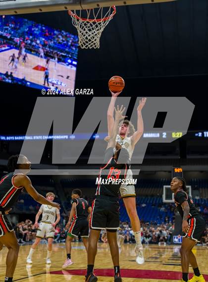 Thumbnail 1 in Amarillo vs Lancaster (UIL 5A Basketball Semifinal) photogallery.