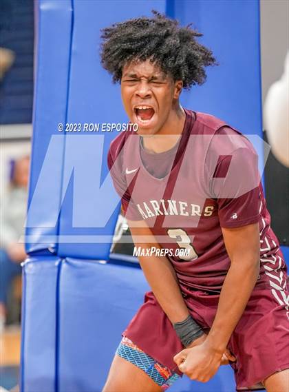 Thumbnail 2 in Southampton vs Malverne (NYSPHSAA Class B Semi-Regional Playoff) photogallery.