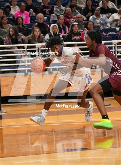 Thumbnail 3 in Southampton vs Malverne (NYSPHSAA Class B Semi-Regional Playoff) photogallery.