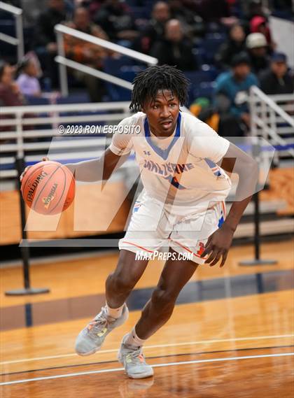 Thumbnail 2 in Southampton vs Malverne (NYSPHSAA Class B Semi-Regional Playoff) photogallery.