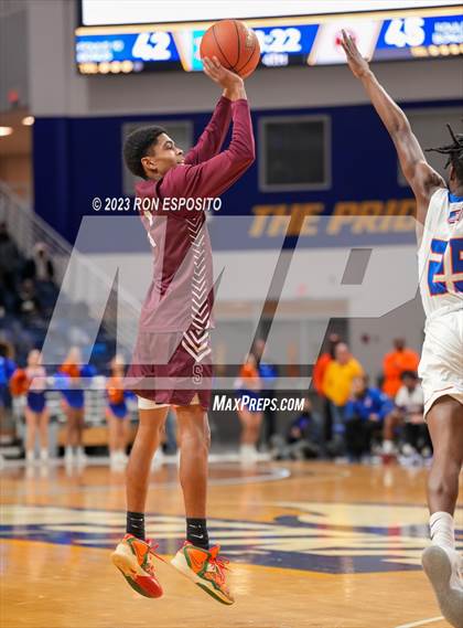Thumbnail 2 in Southampton vs Malverne (NYSPHSAA Class B Semi-Regional Playoff) photogallery.