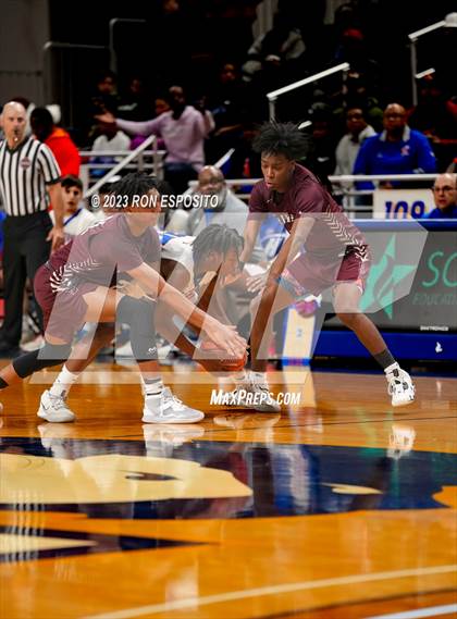 Thumbnail 1 in Southampton vs Malverne (NYSPHSAA Class B Semi-Regional Playoff) photogallery.