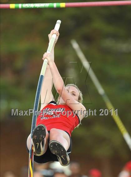 Thumbnail 2 in Georgia Coaches Invitational photogallery.