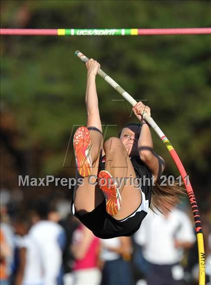 Thumbnail 3 in Georgia Coaches Invitational photogallery.
