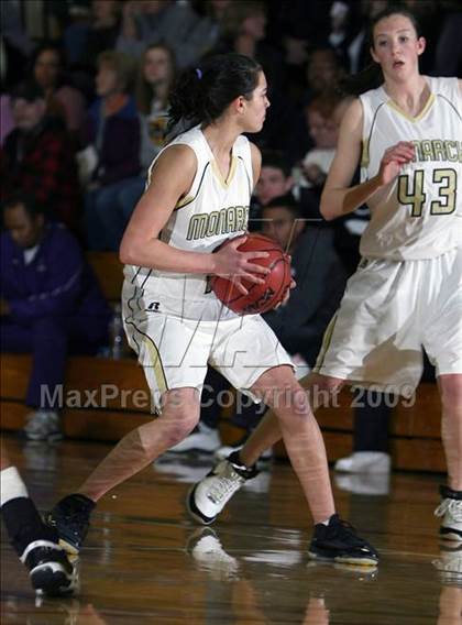 Thumbnail 2 in Monarch vs Bishop (Regis Jesuit Holiday Hoop Classic) photogallery.