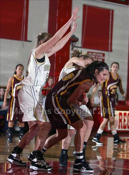 Thumbnail 2 in Monarch vs Bishop (Regis Jesuit Holiday Hoop Classic) photogallery.