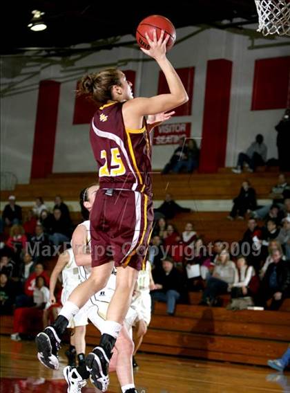 Thumbnail 1 in Monarch vs Bishop (Regis Jesuit Holiday Hoop Classic) photogallery.