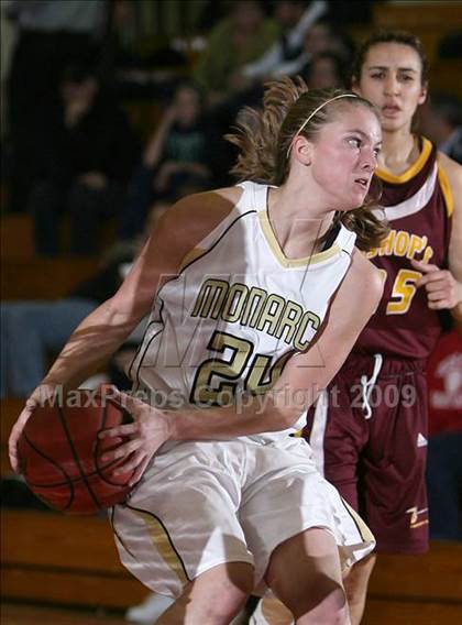 Thumbnail 1 in Monarch vs Bishop (Regis Jesuit Holiday Hoop Classic) photogallery.