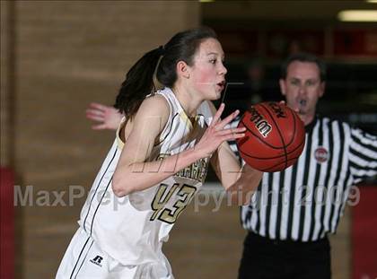 Thumbnail 2 in Monarch vs Bishop (Regis Jesuit Holiday Hoop Classic) photogallery.