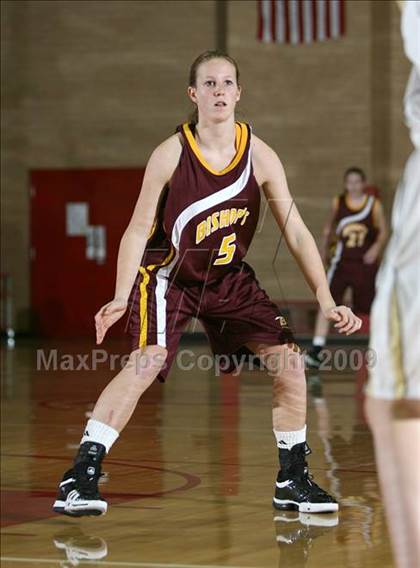 Thumbnail 2 in Monarch vs Bishop (Regis Jesuit Holiday Hoop Classic) photogallery.