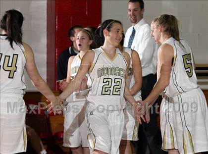 Thumbnail 1 in Monarch vs Bishop (Regis Jesuit Holiday Hoop Classic) photogallery.