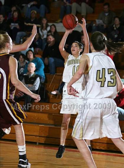 Thumbnail 3 in Monarch vs Bishop (Regis Jesuit Holiday Hoop Classic) photogallery.