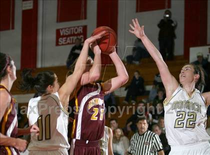 Thumbnail 1 in Monarch vs Bishop (Regis Jesuit Holiday Hoop Classic) photogallery.