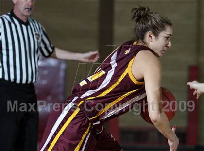 Thumbnail 1 in Monarch vs Bishop (Regis Jesuit Holiday Hoop Classic) photogallery.