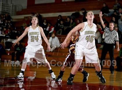 Thumbnail 3 in Monarch vs Bishop (Regis Jesuit Holiday Hoop Classic) photogallery.