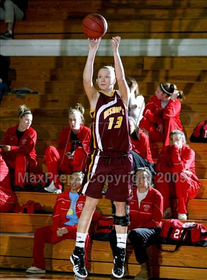 Thumbnail 3 in Monarch vs Bishop (Regis Jesuit Holiday Hoop Classic) photogallery.
