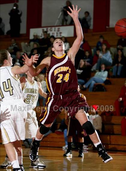 Thumbnail 2 in Monarch vs Bishop (Regis Jesuit Holiday Hoop Classic) photogallery.