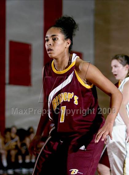 Thumbnail 1 in Monarch vs Bishop (Regis Jesuit Holiday Hoop Classic) photogallery.