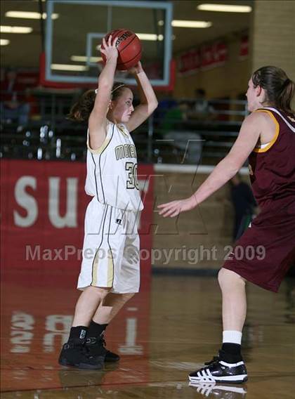 Thumbnail 1 in Monarch vs Bishop (Regis Jesuit Holiday Hoop Classic) photogallery.