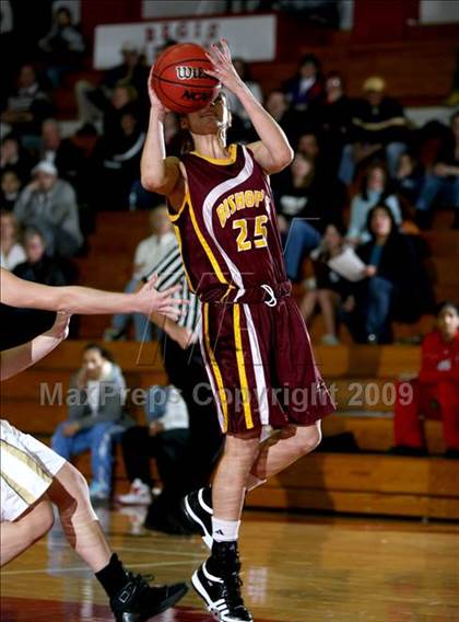 Thumbnail 2 in Monarch vs Bishop (Regis Jesuit Holiday Hoop Classic) photogallery.