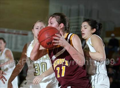 Thumbnail 3 in Monarch vs Bishop (Regis Jesuit Holiday Hoop Classic) photogallery.