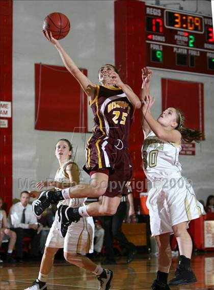 Thumbnail 2 in Monarch vs Bishop (Regis Jesuit Holiday Hoop Classic) photogallery.