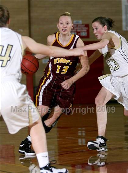 Thumbnail 1 in Monarch vs Bishop (Regis Jesuit Holiday Hoop Classic) photogallery.