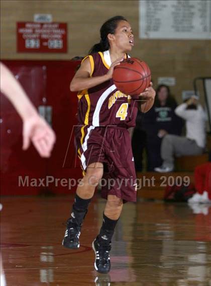 Thumbnail 1 in Monarch vs Bishop (Regis Jesuit Holiday Hoop Classic) photogallery.