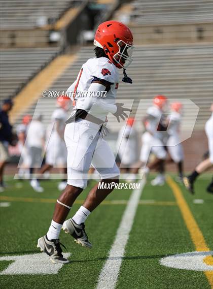 Thumbnail 3 in East Ridge vs Sale Creek (Prelude to the Blue Cross Bowl) photogallery.