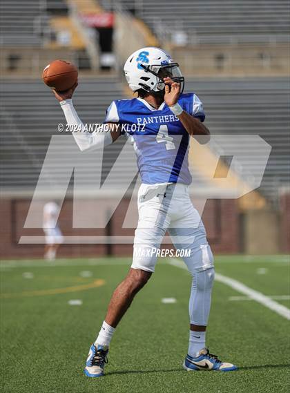 Thumbnail 1 in East Ridge vs Sale Creek (Prelude to the Blue Cross Bowl) photogallery.