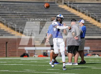 Thumbnail 2 in East Ridge vs Sale Creek (Prelude to the Blue Cross Bowl) photogallery.