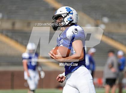 Thumbnail 3 in East Ridge vs Sale Creek (Prelude to the Blue Cross Bowl) photogallery.
