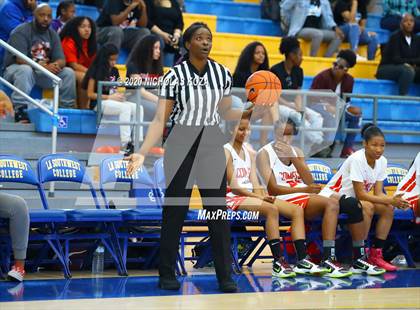 Thumbnail 2 in Westchester vs. Carson (CIF LAC D1 Finals) photogallery.