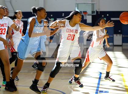 Thumbnail 2 in Westchester vs. Carson (CIF LAC D1 Finals) photogallery.