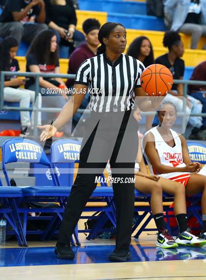 Thumbnail 1 in Westchester vs. Carson (CIF LAC D1 Finals) photogallery.