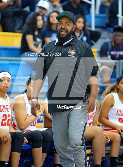 Thumbnail 3 in Westchester vs. Carson (CIF LAC D1 Finals) photogallery.