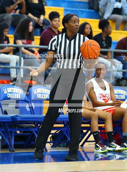 Thumbnail 3 in Westchester vs. Carson (CIF LAC D1 Finals) photogallery.