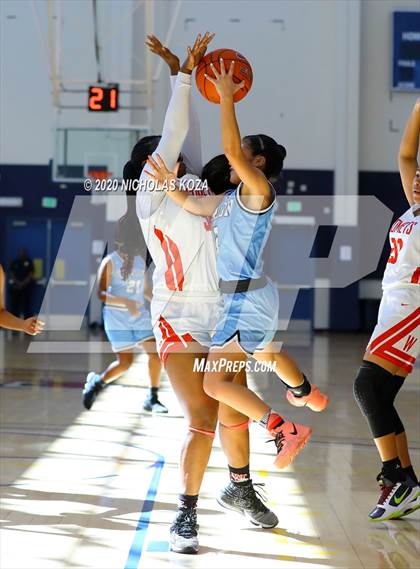 Thumbnail 3 in Westchester vs. Carson (CIF LAC D1 Finals) photogallery.