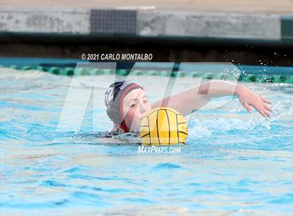 Thumbnail 2 in Glendora vs. Bonita photogallery.