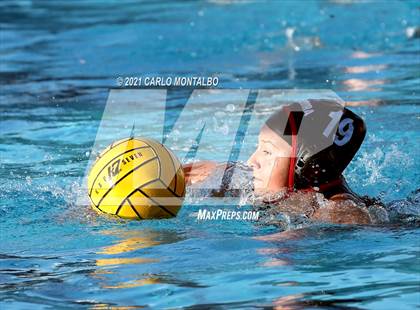 Thumbnail 1 in Glendora vs. Bonita photogallery.