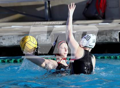 Thumbnail 2 in Glendora vs. Bonita photogallery.