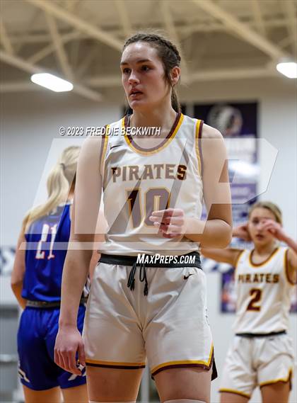 Thumbnail 3 in Wolfe City vs. Collinsville (UIL 2A Bi-District Playoff) photogallery.