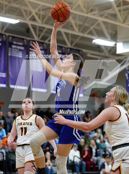 Thumbnail 2 in Wolfe City vs. Collinsville (UIL 2A Bi-District Playoff) photogallery.