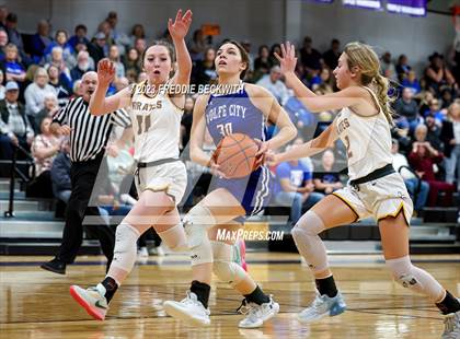 Thumbnail 2 in Wolfe City vs. Collinsville (UIL 2A Bi-District Playoff) photogallery.